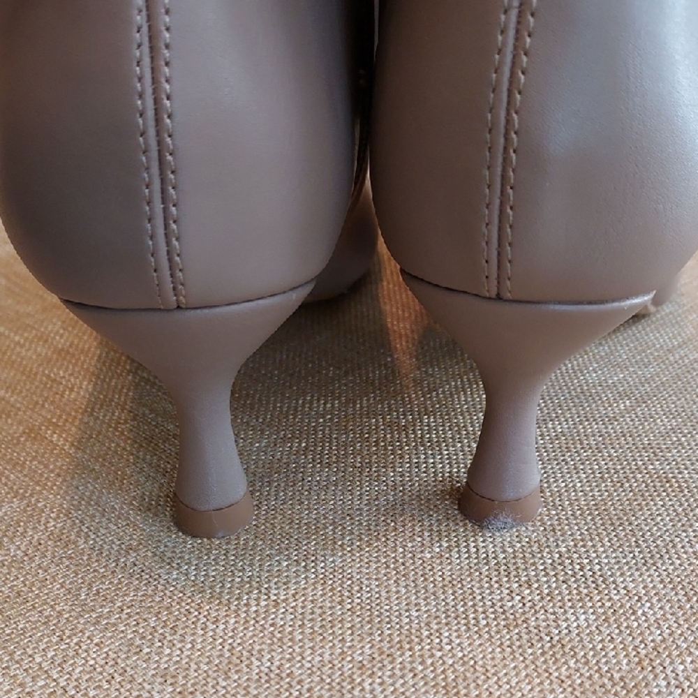 Journee Collection Taupe Ankle Booties Size 8 - Picture 6 of 8